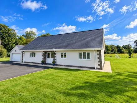 Drefach, Llanybydder, SA40