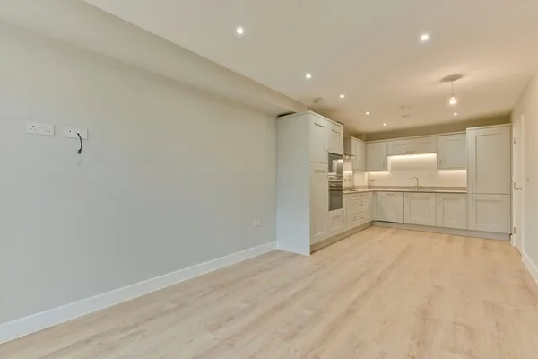 Queens Road, Weybridge, KT13 photo 5