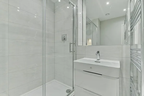 Queens Road, Weybridge, KT13 photo 7