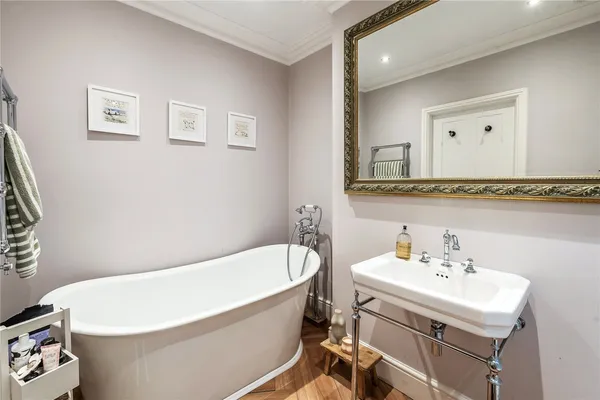 Flanchford Road, Reigate, RH2 photo 13