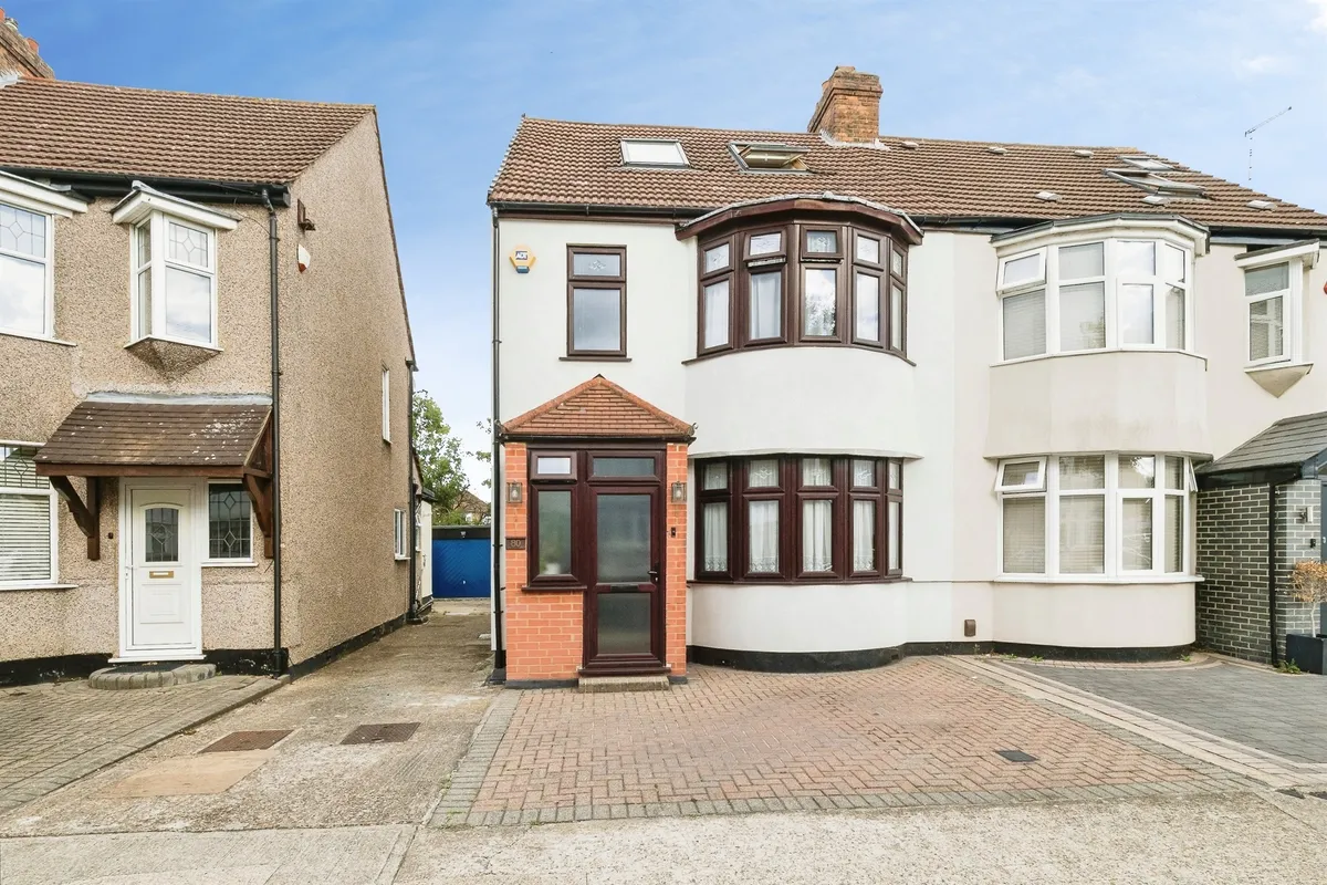 Cambridge Avenue, Romford