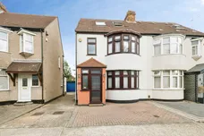 Cambridge Avenue, Romford