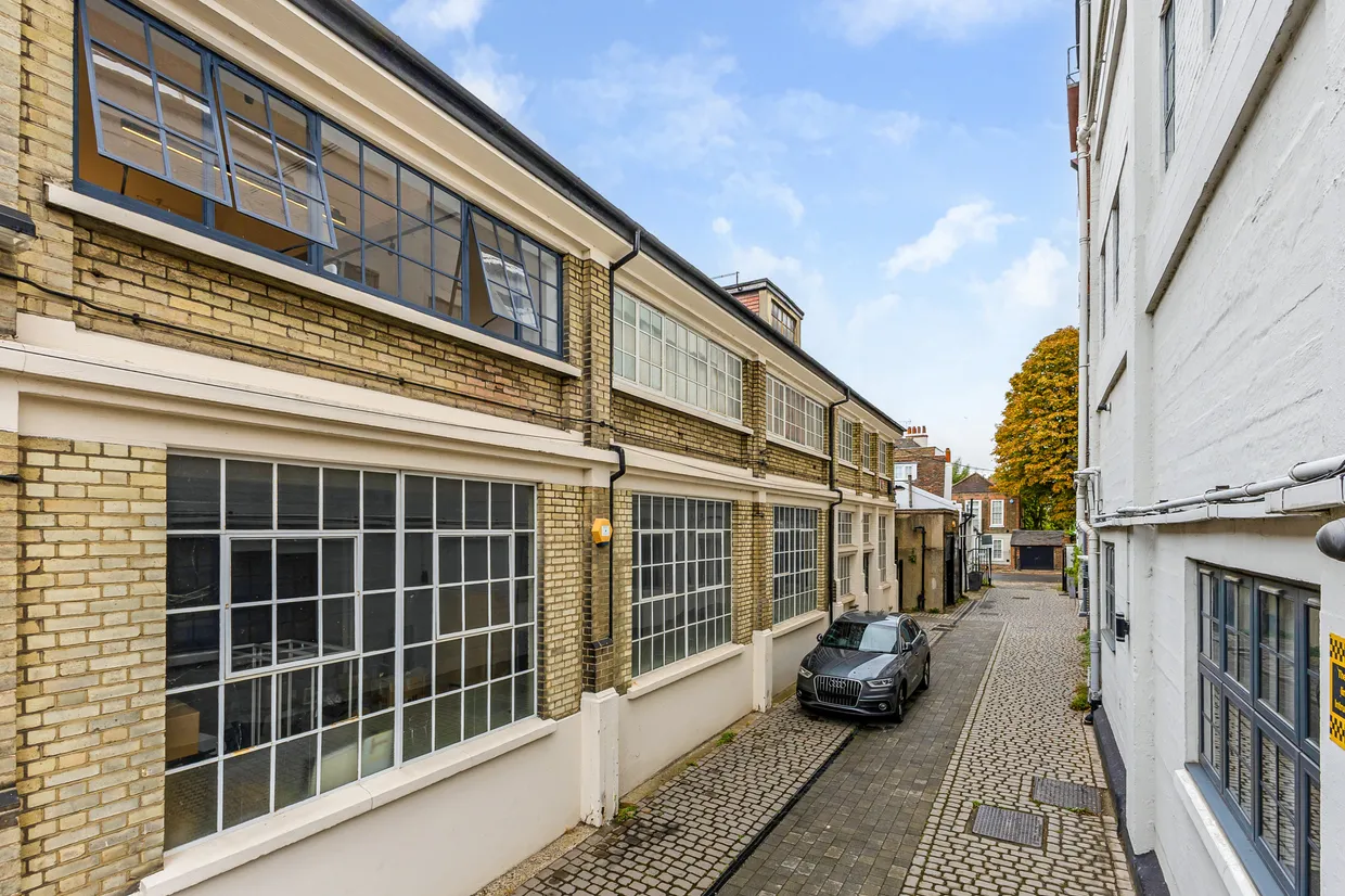 Church Street, London, W4 photo 1