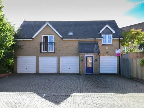 Sanville Gardens, Stanstead Abbotts, Warephoto