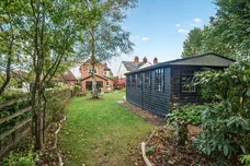 Weedon Hill, Amersham, HP6 photo 9