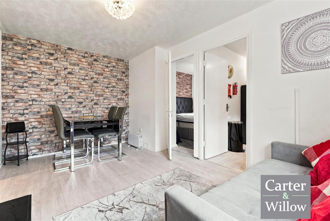 Plumtree Close, Essex Image 4