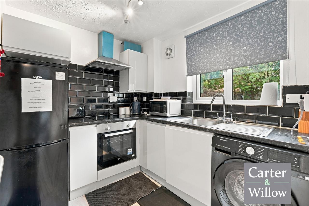 Plumtree Close, Essex Image 6