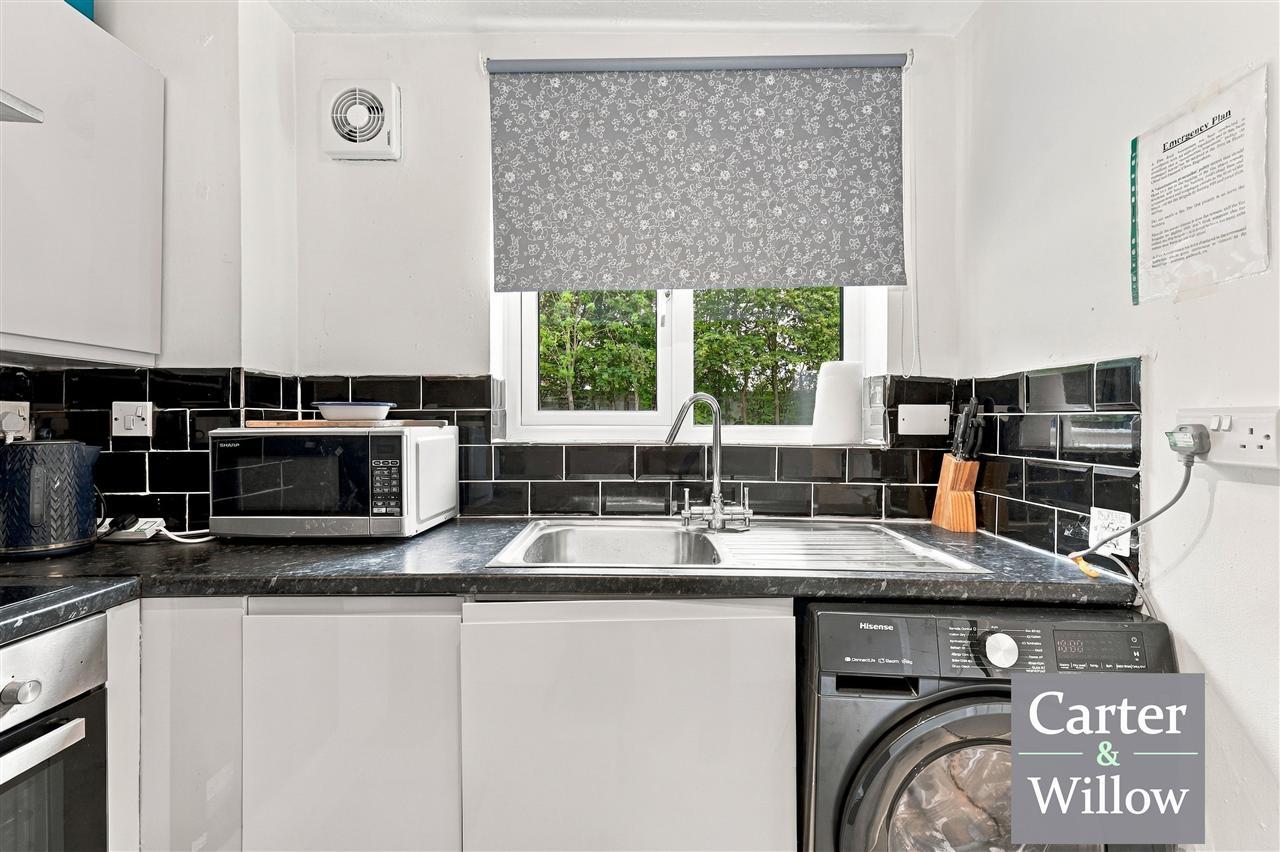 Plumtree Close, Essex Image 7