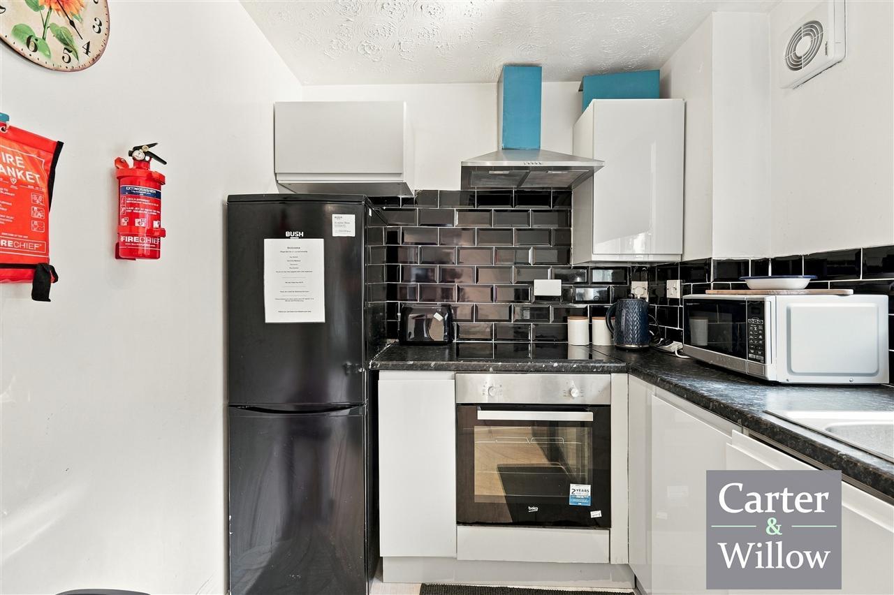 Plumtree Close, Essex Image 8