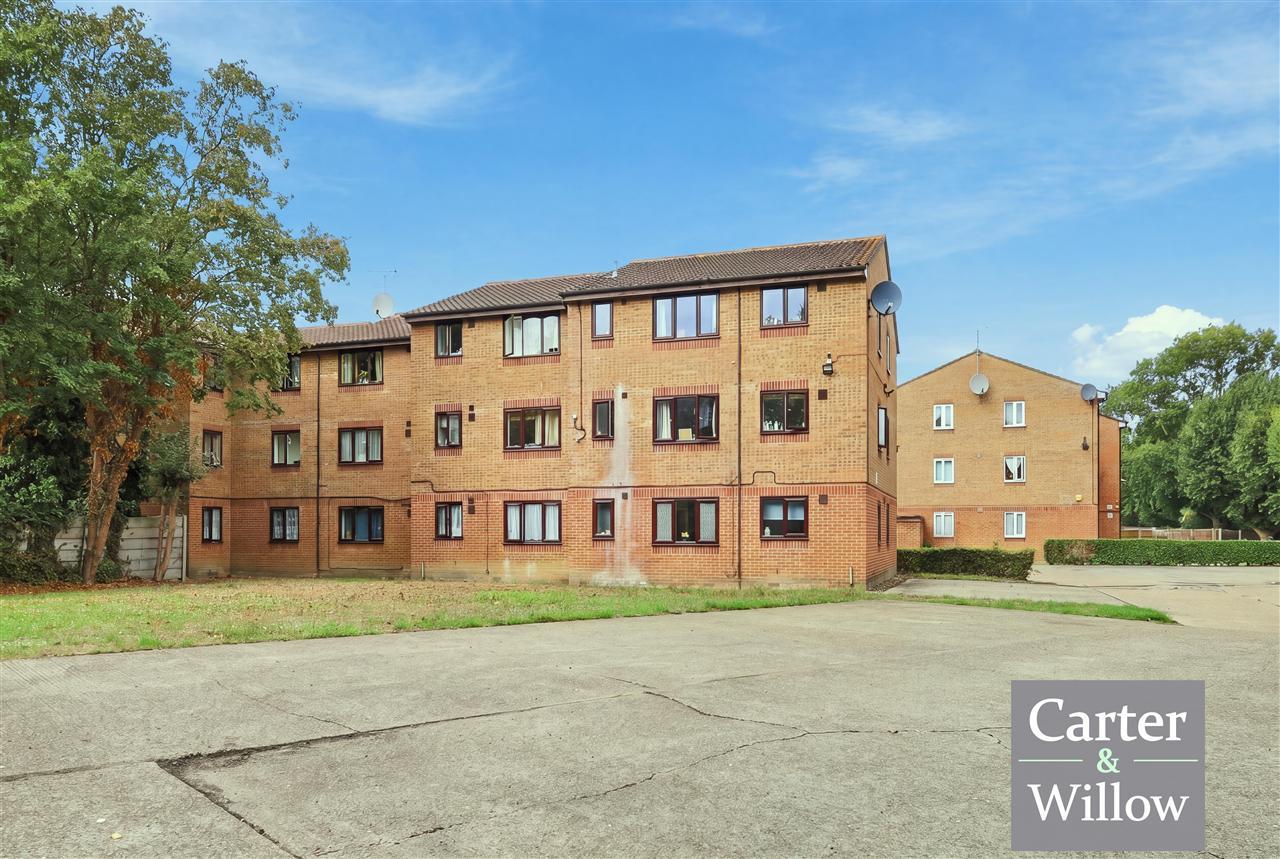 Plumtree Close, Essex Image 13