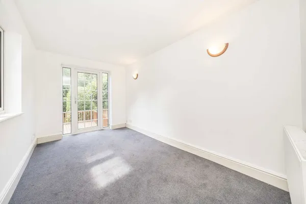 Brooklands Road, Weybridge, KT13 photo 7