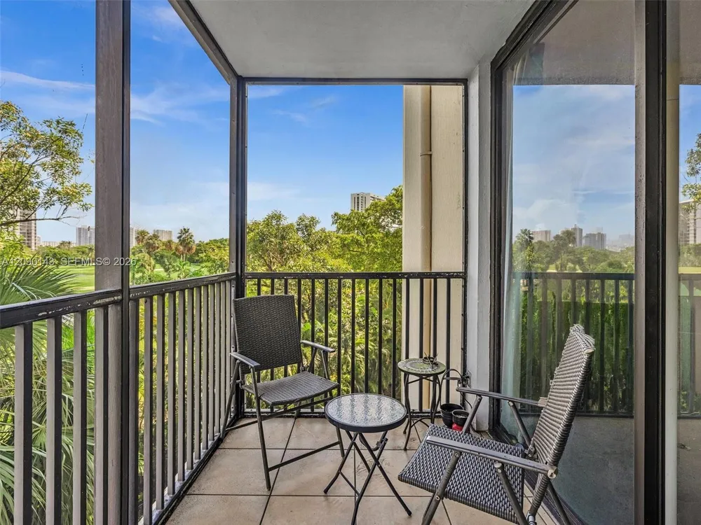 20379 W Country Club Dr, Aventura, FL 33180