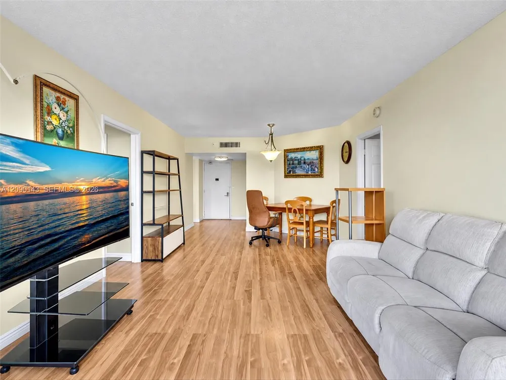 20379 W Country Club Dr, Aventura, FL 33180