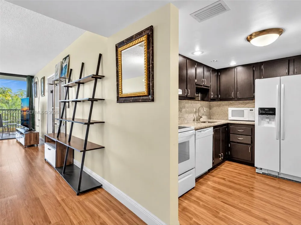 20379 W Country Club Dr, Aventura, FL 33180