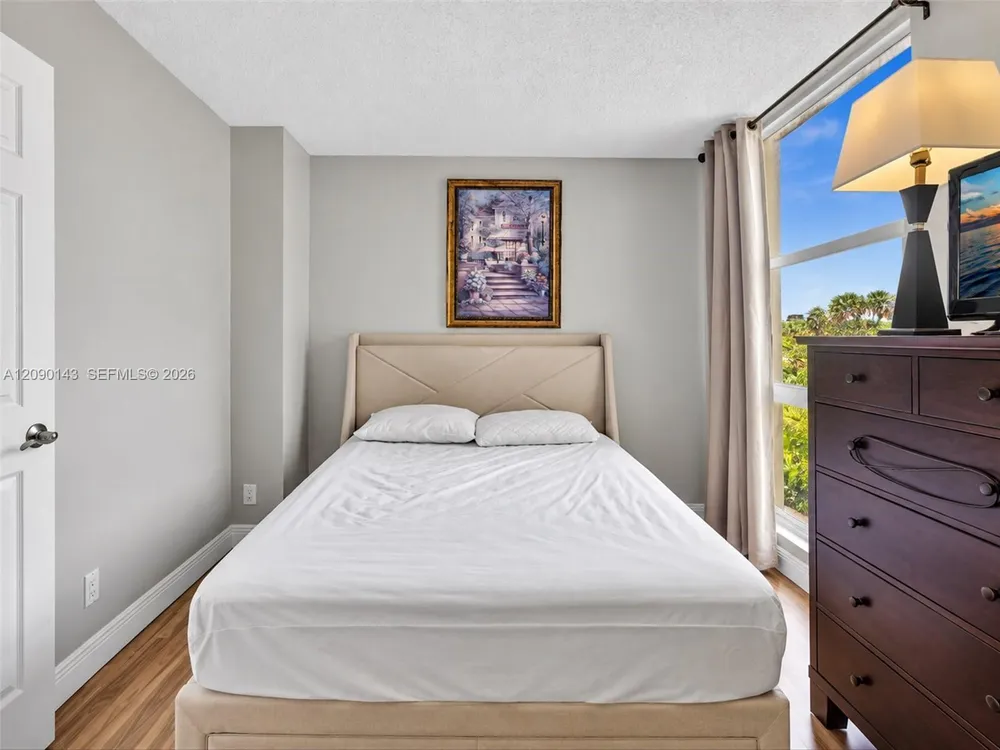 20379 W Country Club Dr, Aventura, FL 33180