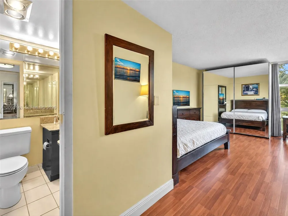 20379 W Country Club Dr, Aventura, FL 33180