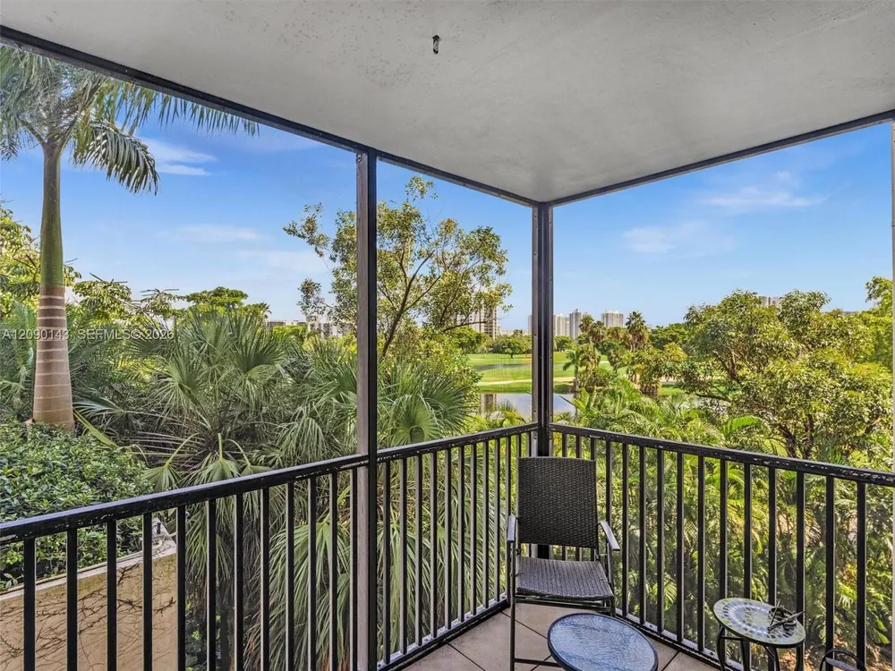 20379 W Country Club Dr, Aventura, FL 33180