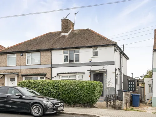 Oakleigh Road North, Londonphoto