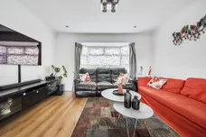 Oakleigh Road North, London