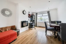 Oakleigh Road North, London