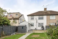 Oakleigh Road North, London