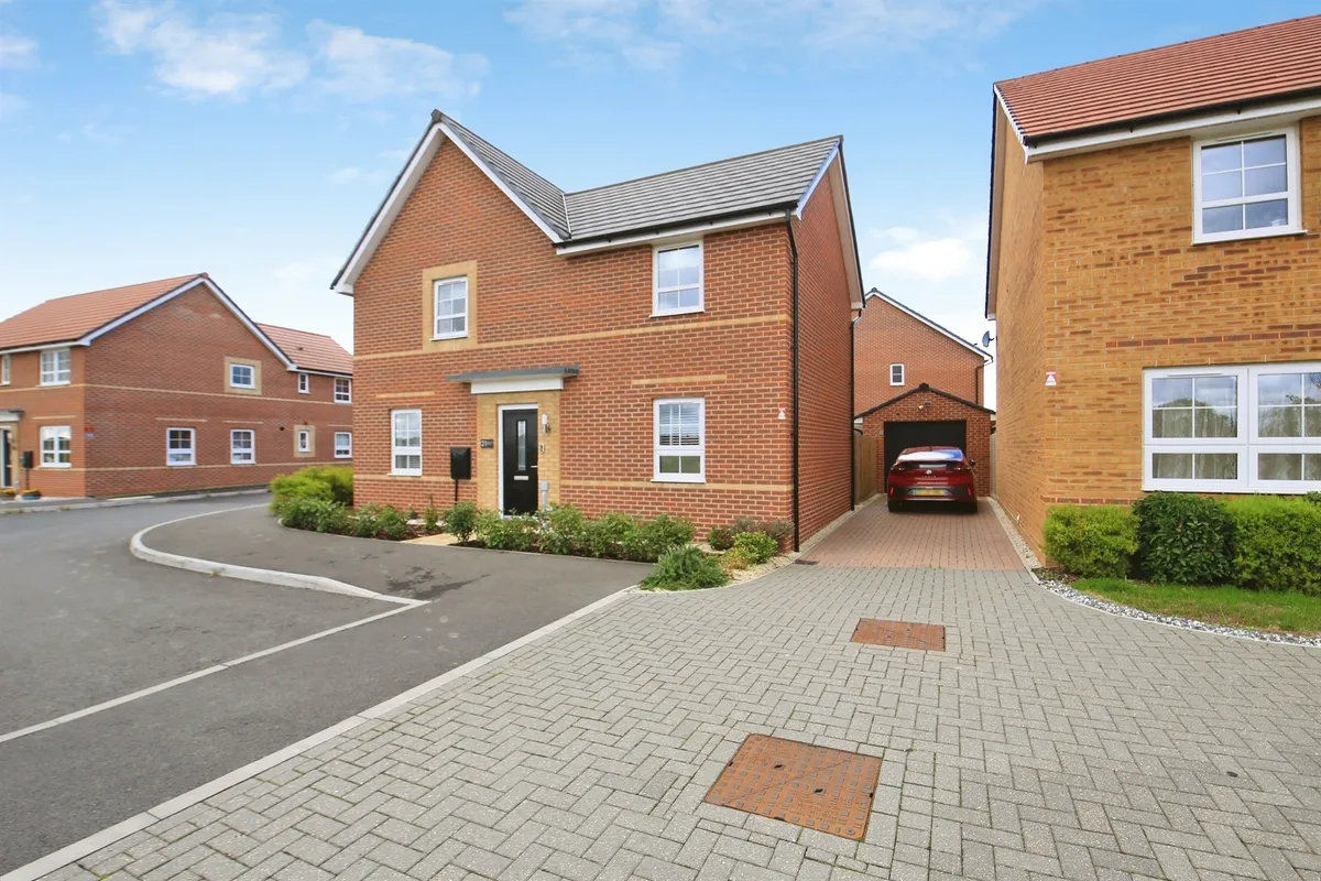 Belmont Place, Hampton Water, Peterborough