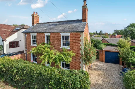 West End Grove, Farnham, GU9
