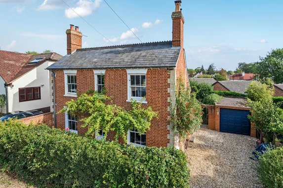 West End Grove, Farnham, GU9