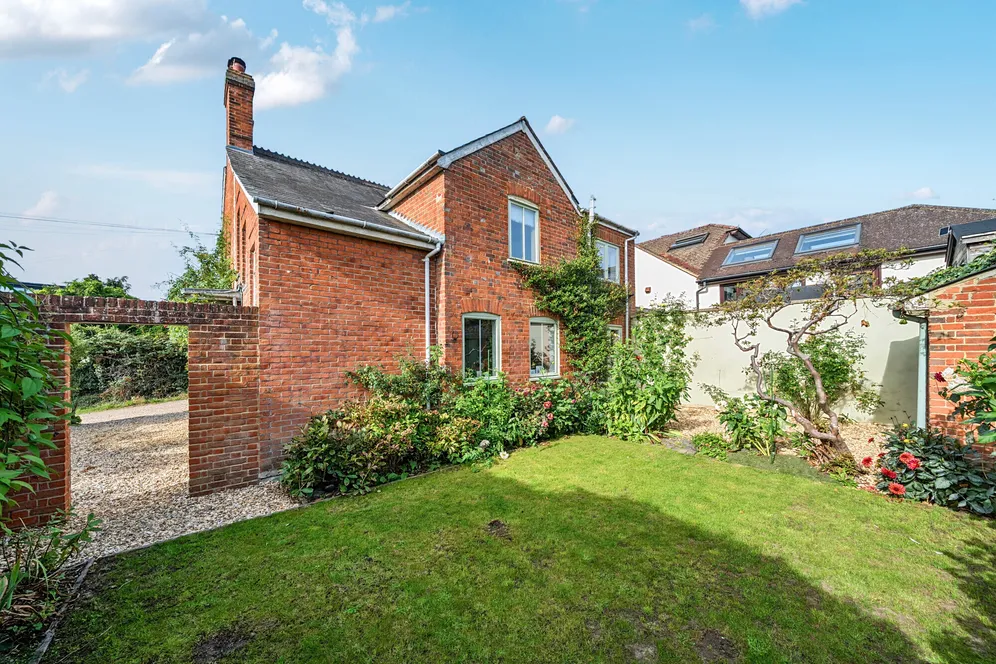 West End Grove, Farnham, GU9 photo 8