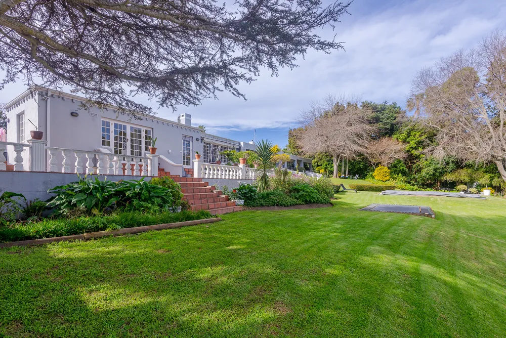 South Africa, Western Cape, Constantia, Ladies Mile Road, 6