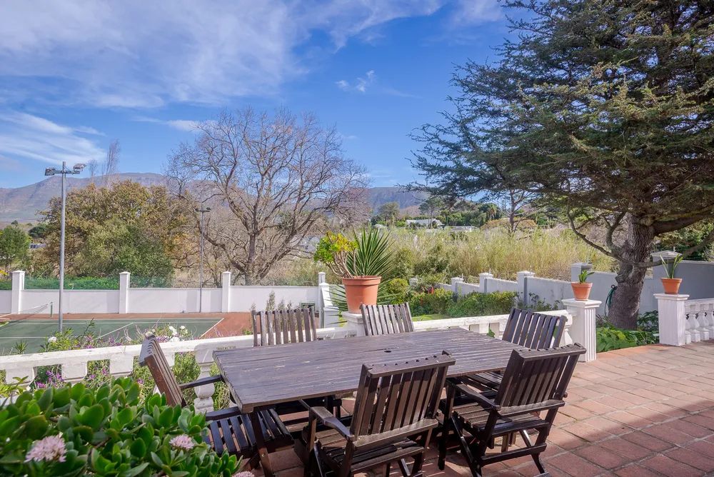 South Africa, Western Cape, Constantia, Ladies Mile Road, 6