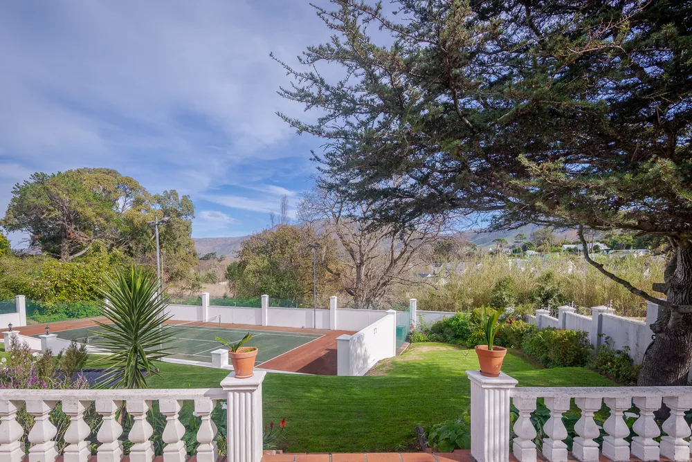 South Africa, Western Cape, Constantia, Ladies Mile Road, 6