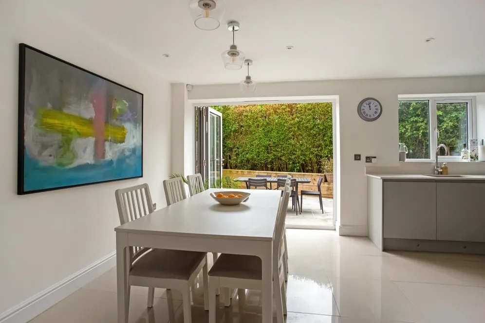 Westdown Gardens Cheltenham GL52 photo 3