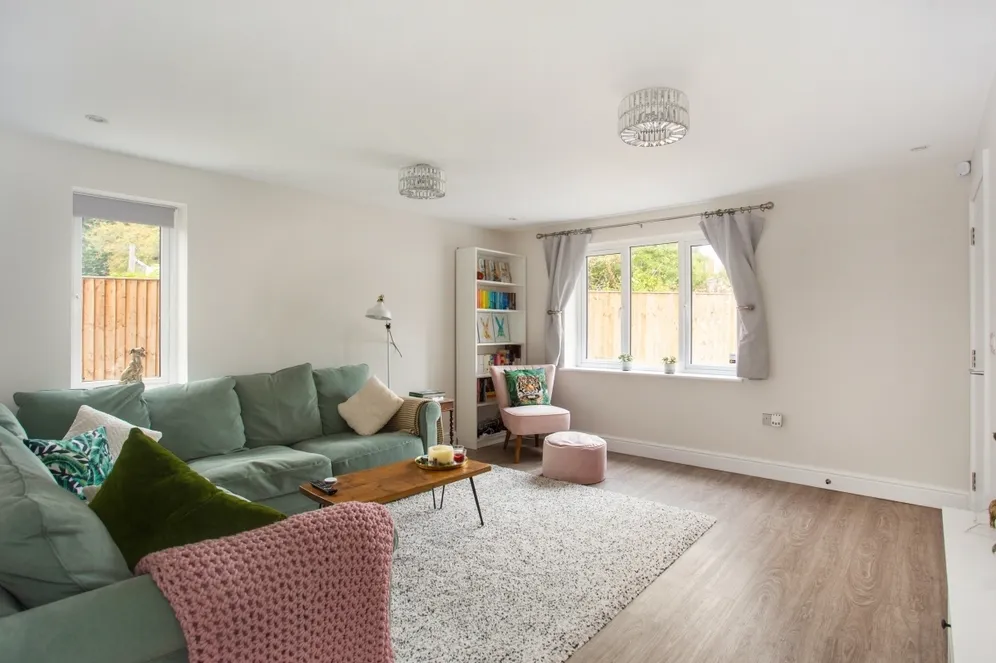 Westdown Gardens Cheltenham GL52 photo 17