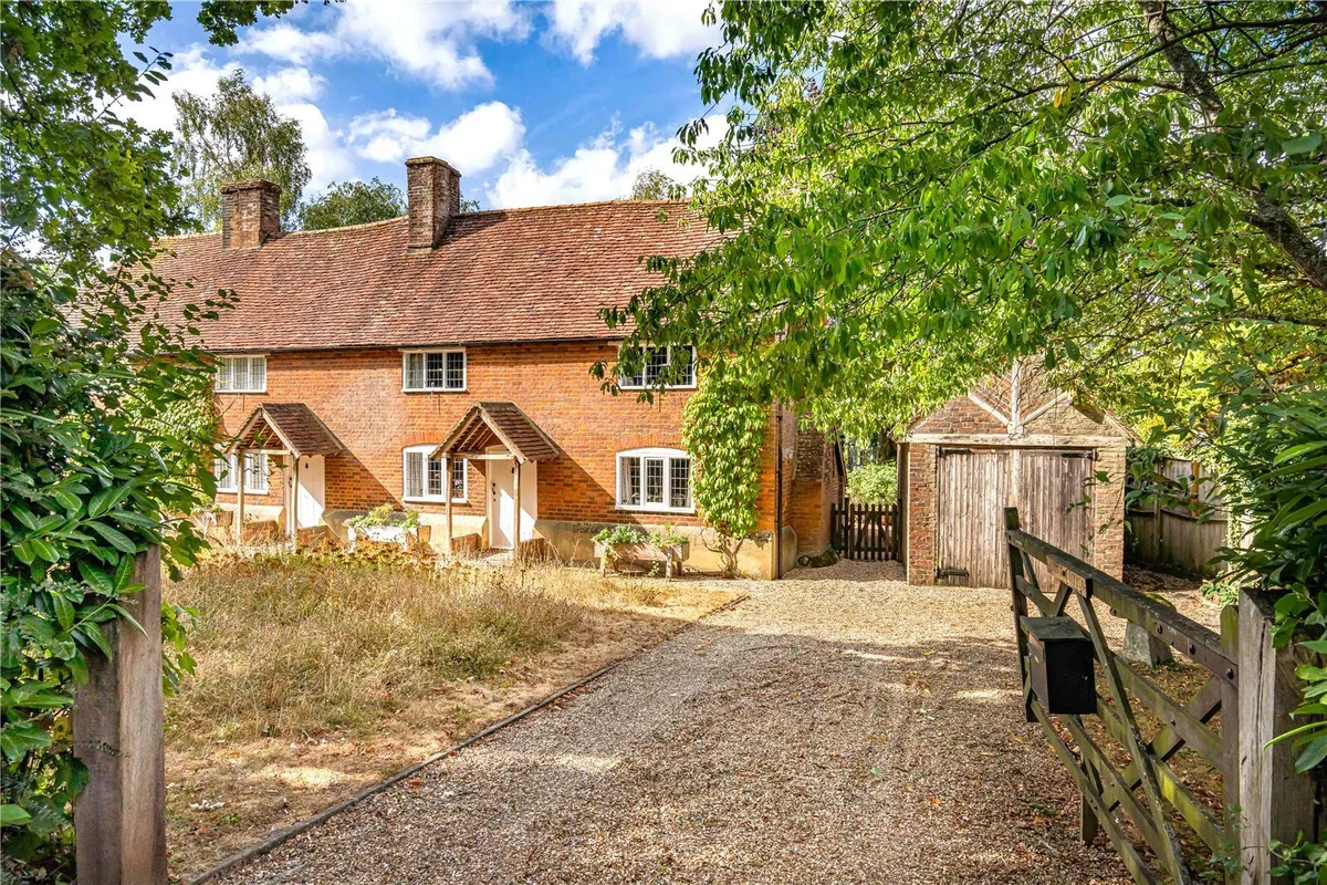 Oxford Road, Woodcote, Reading, Oxfordshire, RG8
