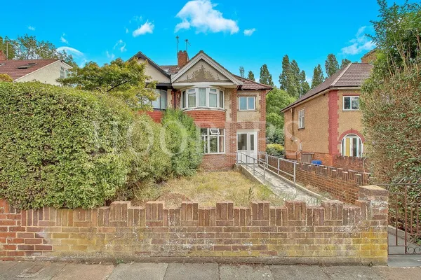 Birchen Grove, London, NW9