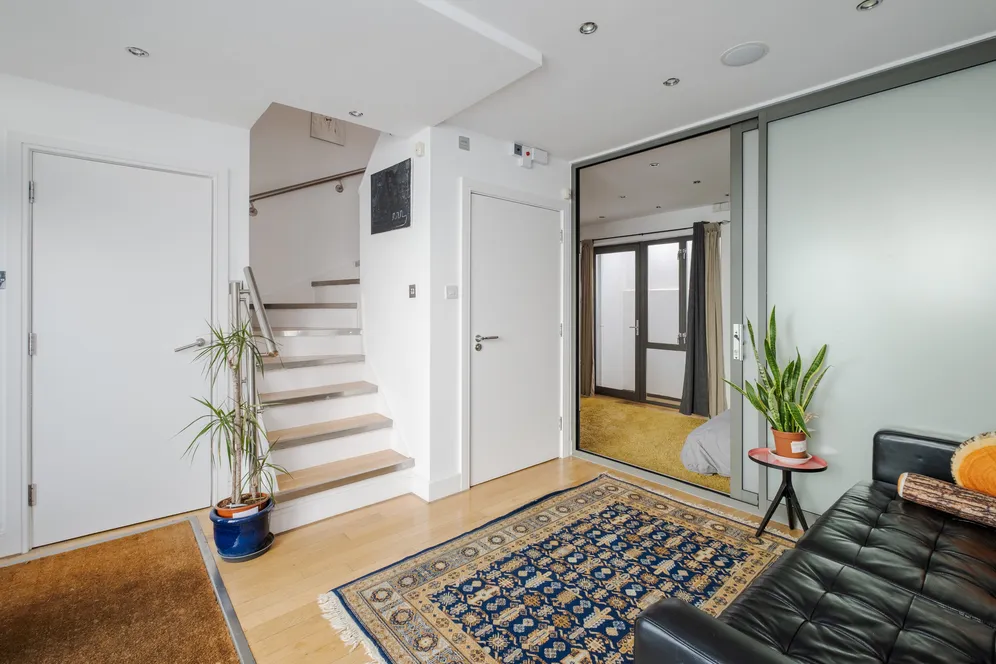Camden Mews, London, NW1 photo 15