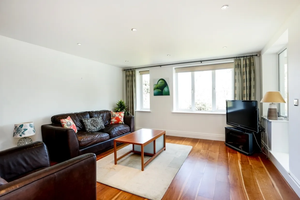 Strand Drive, Richmond TW9 photo 5