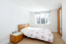 Strand Drive, Richmond TW9 photo 9