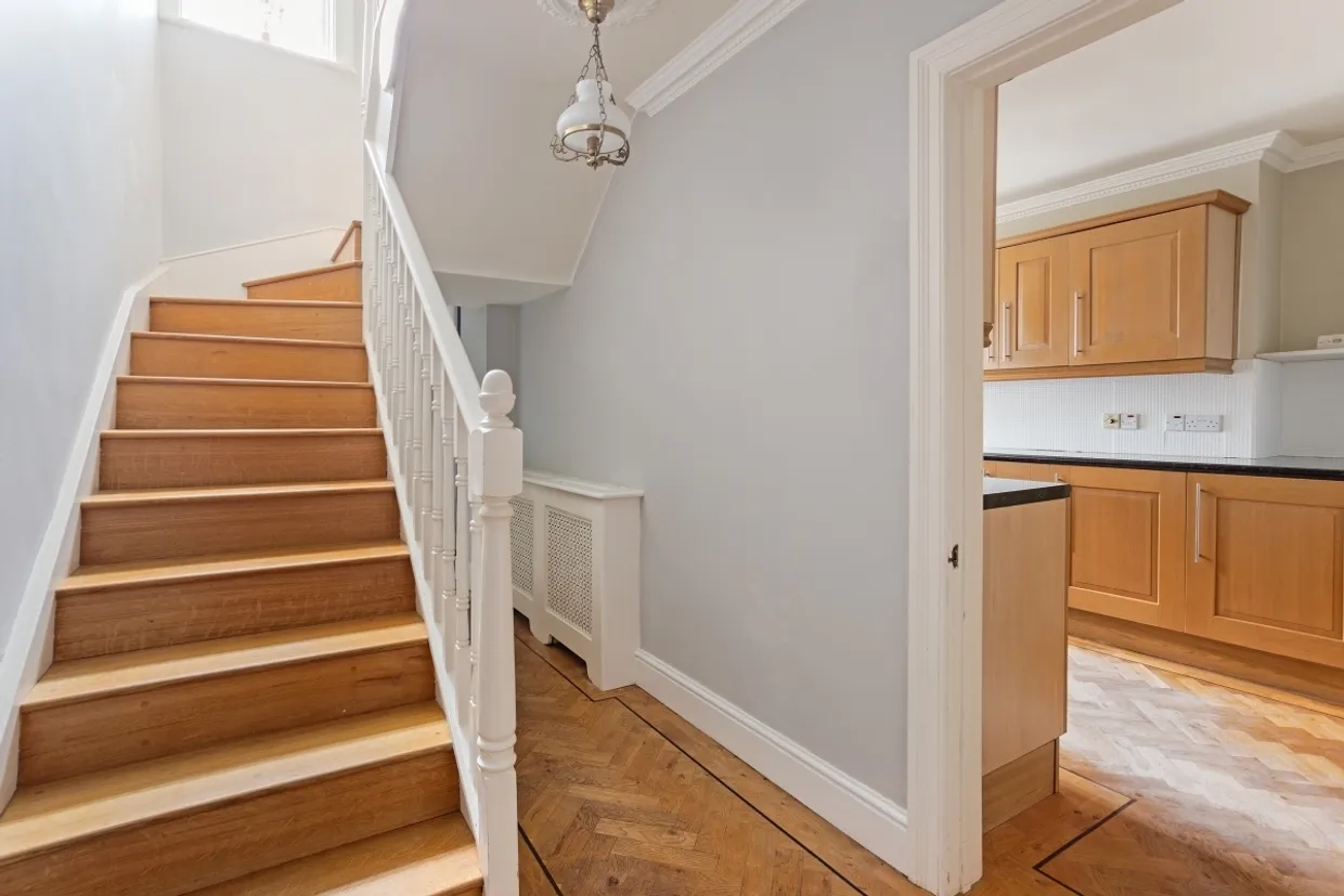 Guinea Lane Bath BA1 photo 19