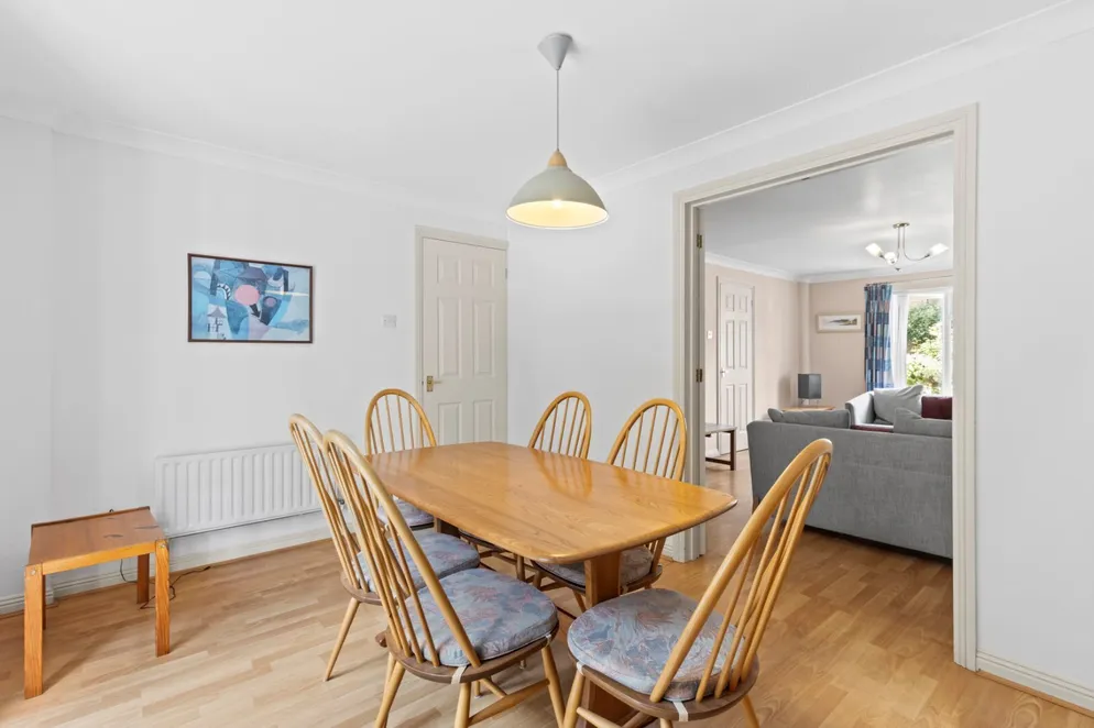 Property carousel item 4