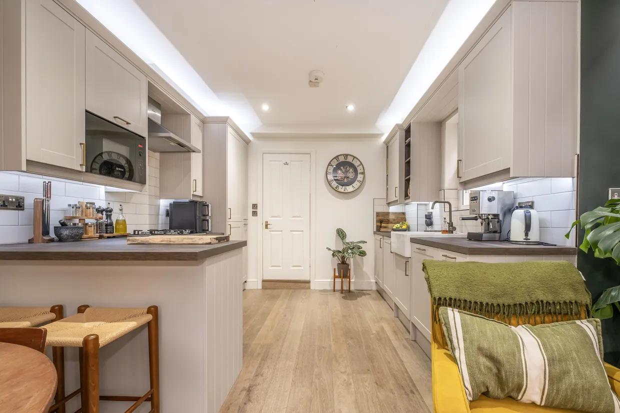 Atheldene Road, London, SW18 photo 4