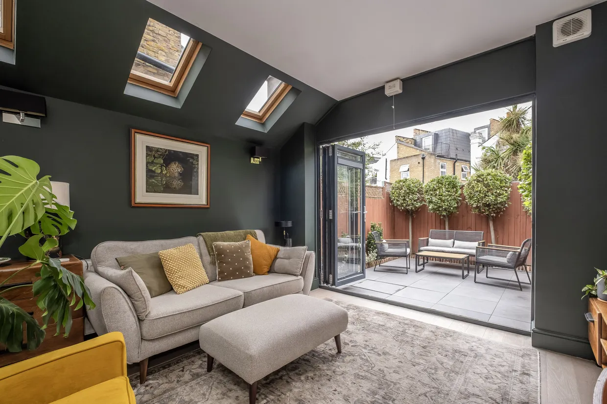 Atheldene Road, London, SW18 photo 10