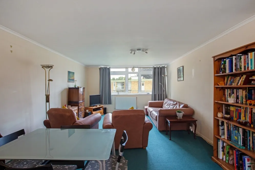 Laleham Court Chobham Road GU21 photo 2