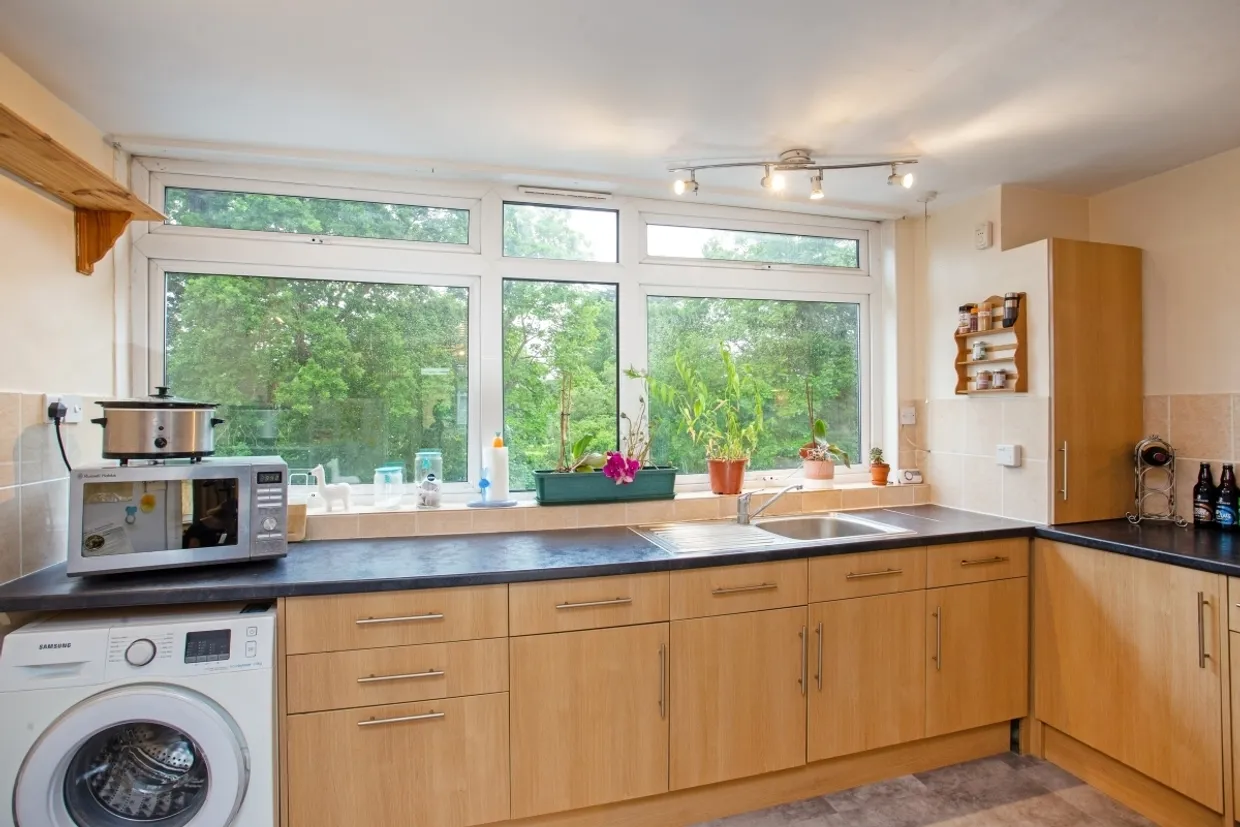 Laleham Court Chobham Road GU21 photo 3