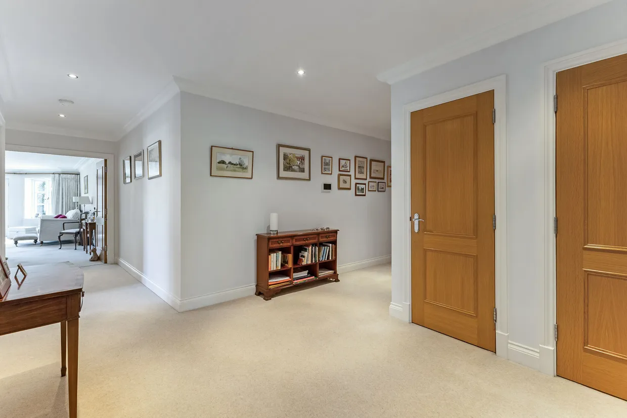 Cross Road, Sunningdale, SL5 photo 5