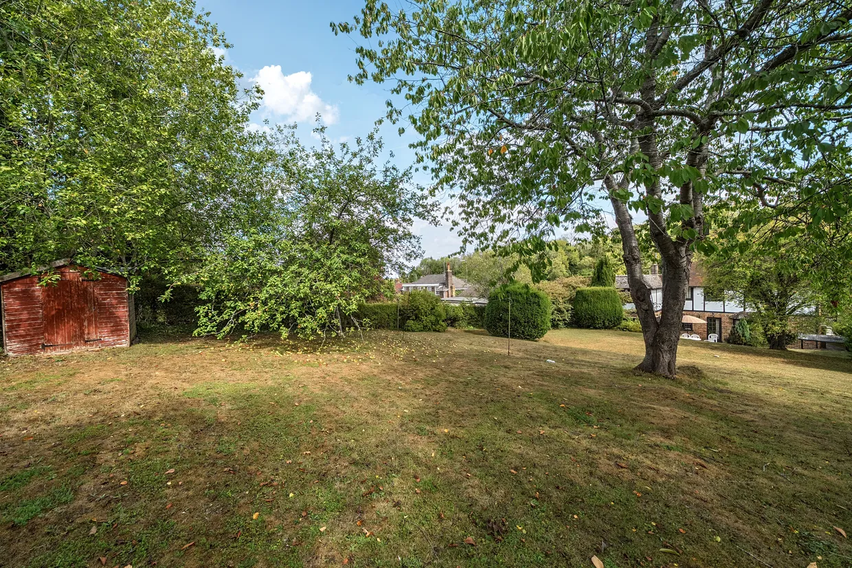 Dome Hill, Caterham, CR3 photo 18