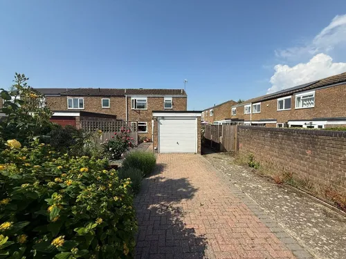 Hampden Road, Stoke Mandeville, Aylesburyphoto