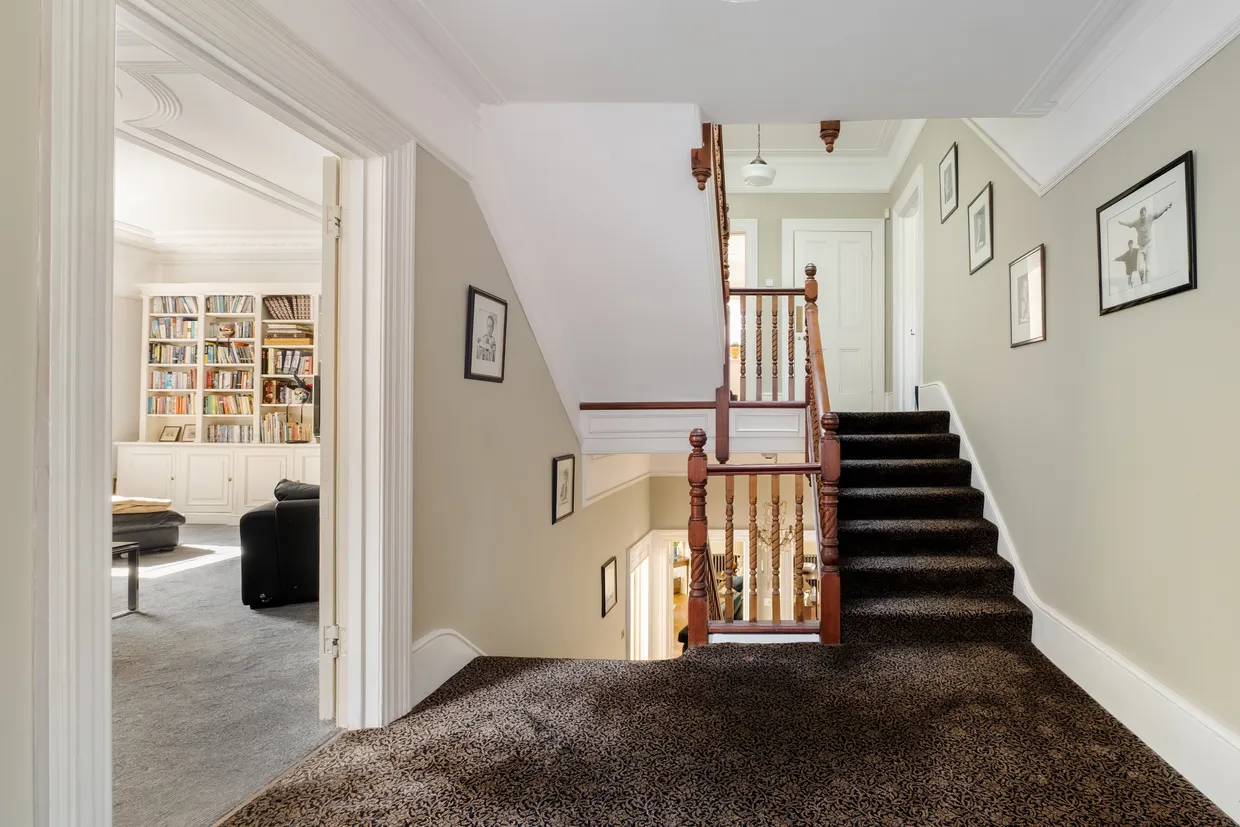 Coolhurst Road, London, N8 photo 37