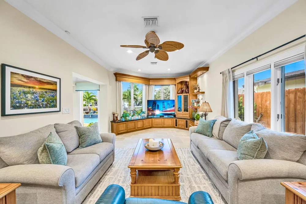 2507 Barcelona Dr, Fort Lauderdale, FL 33301